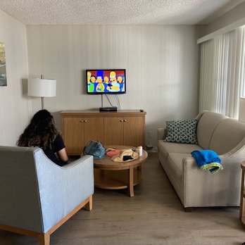 La Jolla Riviera Inn - Living room, the sofa is a pull out. - Hotels Near Me - La Jolla, California La Jolla Riviera Inn - Living room, the sofa is a pull out. - Hotels Near Me - La Jolla, California