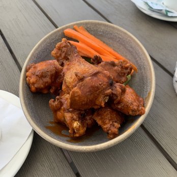 Jimmy's Pub - Wangs ($17) meaty, but pricey AF - Pubs Near Me - Ojai, California