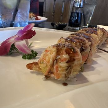Sake Asian Fusion - Yummy yummy roll with soy paper - Sushi Bars Near Me - Jacksonville, North Carolina