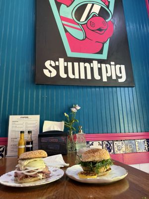 Stuntpig by null