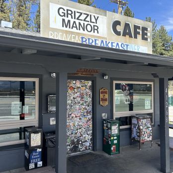 Grizzly Manor Cafe - Outside - Breakfast & Brunch Near Me - Big Bear Lake, California