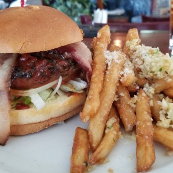 KIN Windsor - KIN burger cooked at a nice pink medium - New American Near Me - Windsor, California