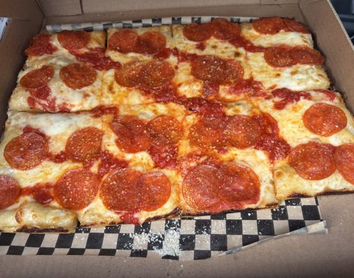 Precious Pizza by null