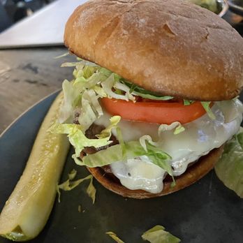 Nobel House - NoHo Burger - Breakfast & Brunch Near Me - Geneva, Illinois