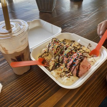Peace Cream - Best icecream ever! Banana split and milkshake. - Ice Cream & Frozen Yogurt Near Me - Phoenix, Arizona Peace Cream - Best icecream ever! Banana split and milkshake. - Ice Cream & Frozen Yogurt Near Me - Phoenix, Arizona