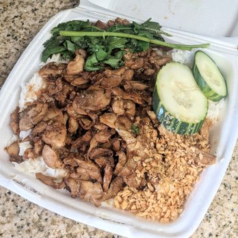 Noodle World - Garlic Chicken w/steamed rice - Chinese Near Me - Alhambra, California