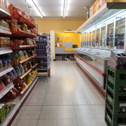 SPAR - Innen (Snacks und Tiefkühlregal)