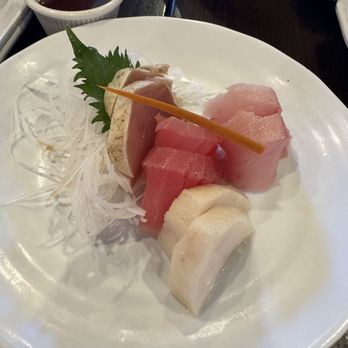Ginza Sushi Japanese Restaurant - Sushi and Sashimi Combination ($33.95) - 6 pieces - Japanese Near Me - Fullerton, California