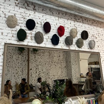 Picky Barista - Peaky caps on the wall - Cafes Near Me - New York, New York Picky Barista - Peaky caps on the wall - Cafes Near Me - New York, New York