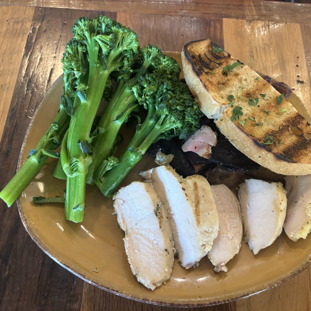 Urban Plates - Chicken with Broccolini and Beets and Carrots - Salad Near Me - Thousand Oaks, California Urban Plates - Chicken with Broccolini and Beets and Carrots - Salad Near Me - Thousand Oaks, California