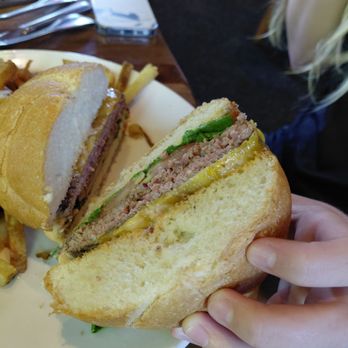 Copper River Restaurant & Bar - Cheeseburger - New American Near Me - Hillsboro, Oregon