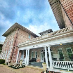 Inn at Carnall Hall