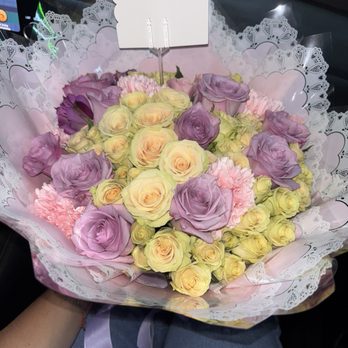 Leslie's Flowers - Florists Near Me - Mission Hills, California Leslie's Flowers - Florists Near Me - Mission Hills, California
