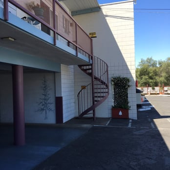 Sierra Lodge - Have fun going up and down these stairs with your luggage. - Hotels Near Me - Three Rivers, California Sierra Lodge - Have fun going up and down these stairs with your luggage. - Hotels Near Me - Three Rivers, California