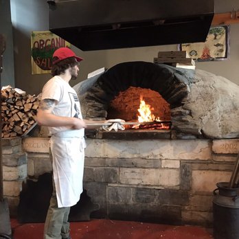 American Flatbread - Cooking the pizzas! - Pizza Near Me - Middlebury, Vermont