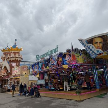 Oktoberfest - Fun Fair Near Me - Munich, BY Oktoberfest - Fun Fair Near Me - Munich, BY