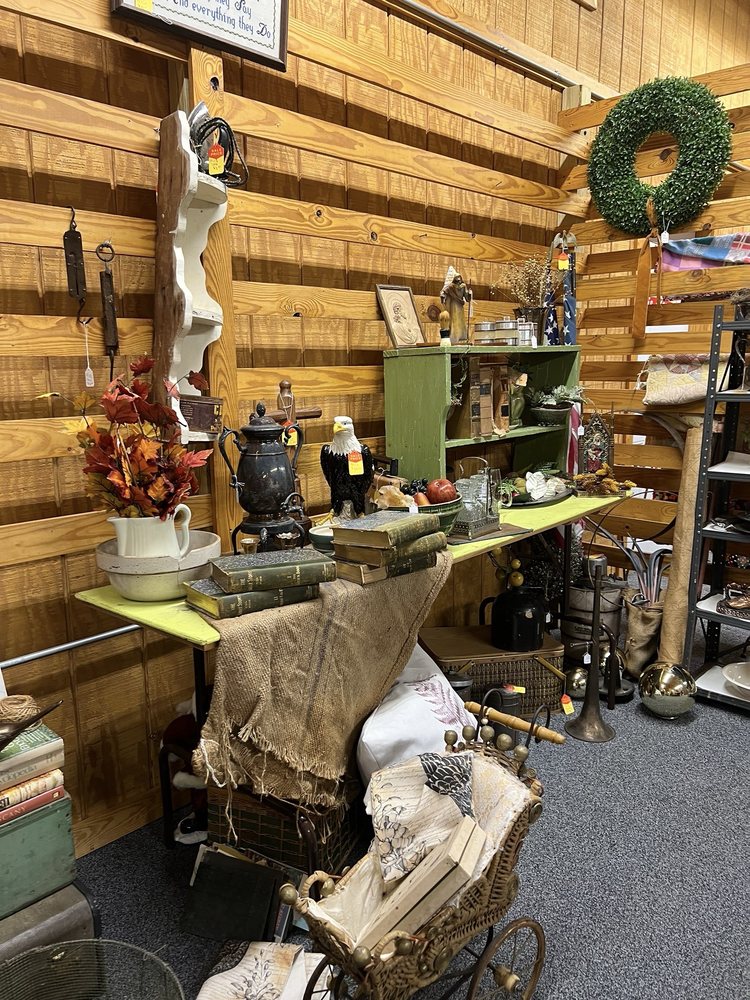 MANTIQUES Updated October 2024 22 Photos 317 Main St, Hazel