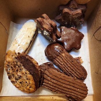 Pop's Espresso Bar - These are the cookies I got myself, and I will enjoy a cup of tea or hot chocolate. - Cafes Near Me - New Rochelle, New York Pop's Espresso Bar - These are the cookies I got myself, and I will enjoy a cup of tea or hot chocolate. - Cafes Near Me - New Rochelle, New York
