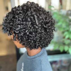 Blondie's Salon & Spa