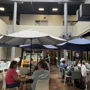 Cinnamon's Restaurant - Outdoor seating are - Pancakes Near Me - Kailua, Hawaii Cinnamon's Restaurant - Outdoor seating are - Pancakes Near Me - Kailua, Hawaii