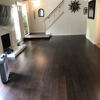 Z Flooring - a living room with hardwood floors - Flooring Near Me - Simi Valley, California