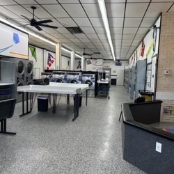 Gault's Plaza Dry Cleaners & Laundromat