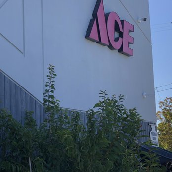 Garrett Ace Hardware - Entrance. - Hardware Stores Near Me - Windsor, California
