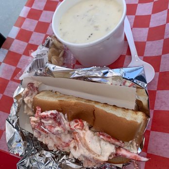 James Hook & Co - Regular roll and clam chowder - Seafood Near Me - Boston, Massachusetts James Hook & Co - Regular roll and clam chowder - Seafood Near Me - Boston, Massachusetts