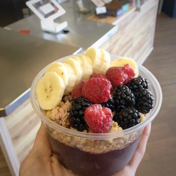 jüs - The BERRY BOWL was incredibly flavorful and satisfying. Fresh, hearty sustenance. I got the regular size, and it left me stuffed. - Juice Bars & Smoothies Near Me - Reno, Nevada