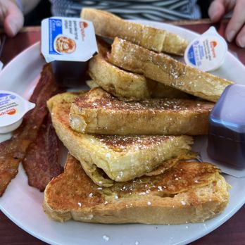 St Dave's Diner - Diners Near Me - Lindsay, Ontario St Dave's Diner - Diners Near Me - Lindsay, Ontario