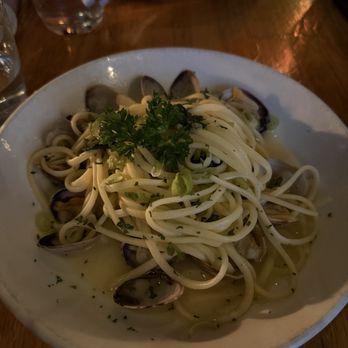 Canto - Clam Linguine Vongole Manila - Italian Near Me - New York, New York Canto - Clam Linguine Vongole Manila - Italian Near Me - New York, New York