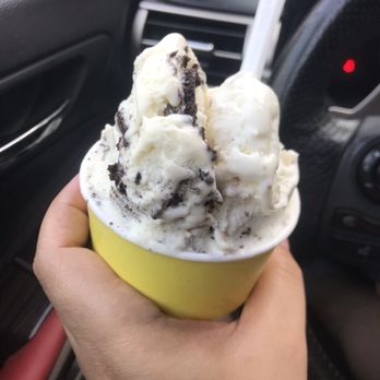 Chillato - Cookies and cream & vanilla almond, delicious! - Gelato Near Me - Whitestone, New York