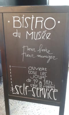 Le Grand Curtius Museum by null