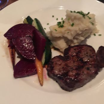 Earls Kitchen + Bar - Filet - New American Near Me - Bellevue, Washington