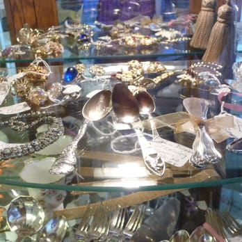 Mayberry's - Antiques Near Me - Silverton, Oregon