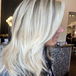 Hollywood Hair - Maryville