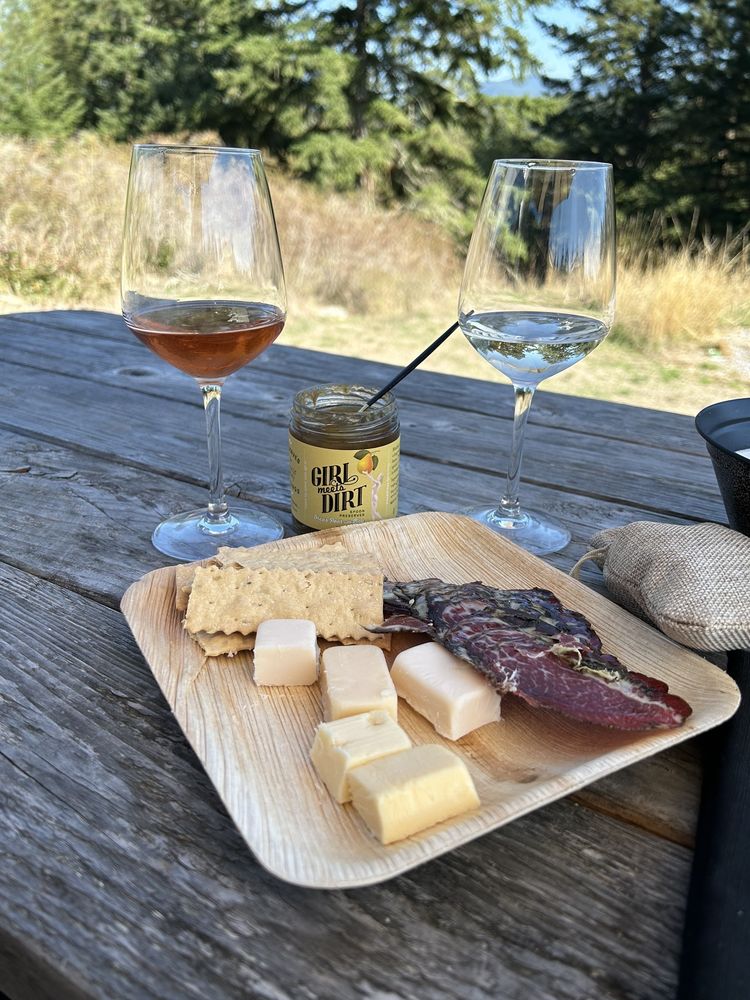 Orcas Island Winery Logo