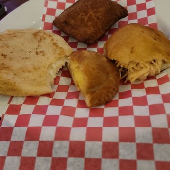 Fogonero Restaurant - pastelito empanada arepa - Venezuelan Near Me - Pflugerville, Texas Fogonero Restaurant - pastelito empanada arepa - Venezuelan Near Me - Pflugerville, Texas