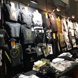 Brookshire Grocery Arena - 3/16/19. Saturday night. Pink!! Beautiful Trauma World Tour!! Merchandise!!