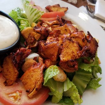 Momo's Cafe - Grilled chicken caesar salad - American Near Me - Vallejo, California