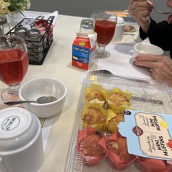 Oak Hill Senior Living - Lunch with the ladies.