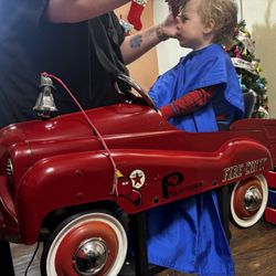 Bumble Bears Kids Salon - Mid haircut-