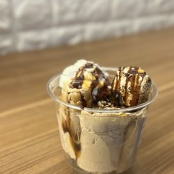 Ice Cream Chef - Coffee rolls w/ toasted marshmallows, graham crackers, and chocolate drizzle (basically a S'mores but w/ coffee ice cream)