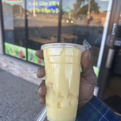 New Hong Kong Garden - Mango pineapple smoothie