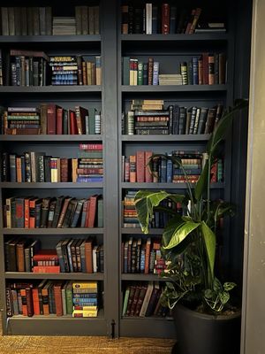 Rare Books Bar by null