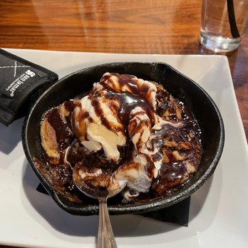 3 Eyed Fish - Skillet chocolate chip cookie - New American Near Me - Richland, Washington 3 Eyed Fish - Skillet chocolate chip cookie - New American Near Me - Richland, Washington
