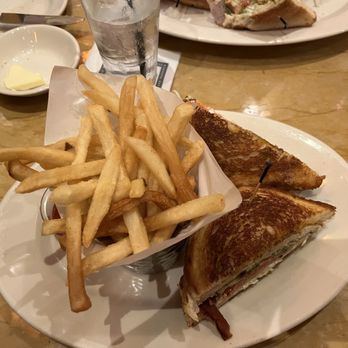 The Cheesecake Factory - Chicken sandwich with French Fries - American Near Me - St. Louis, Missouri The Cheesecake Factory - Chicken sandwich with French Fries - American Near Me - St. Louis, Missouri
