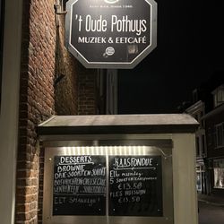 ´t Oude Pothuys - Street level entrance