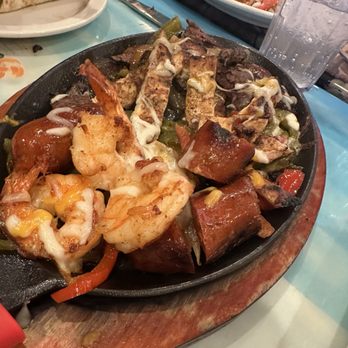 Mexitacos Restaurant and Grill - Skirt steak and shrimp fajita - Mexican Near Me - Matawan, New Jersey