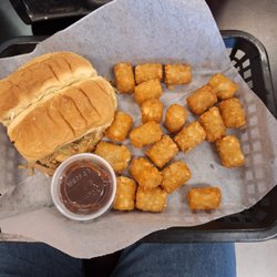 27 West Family Restaurant - BBQ Pork Basket